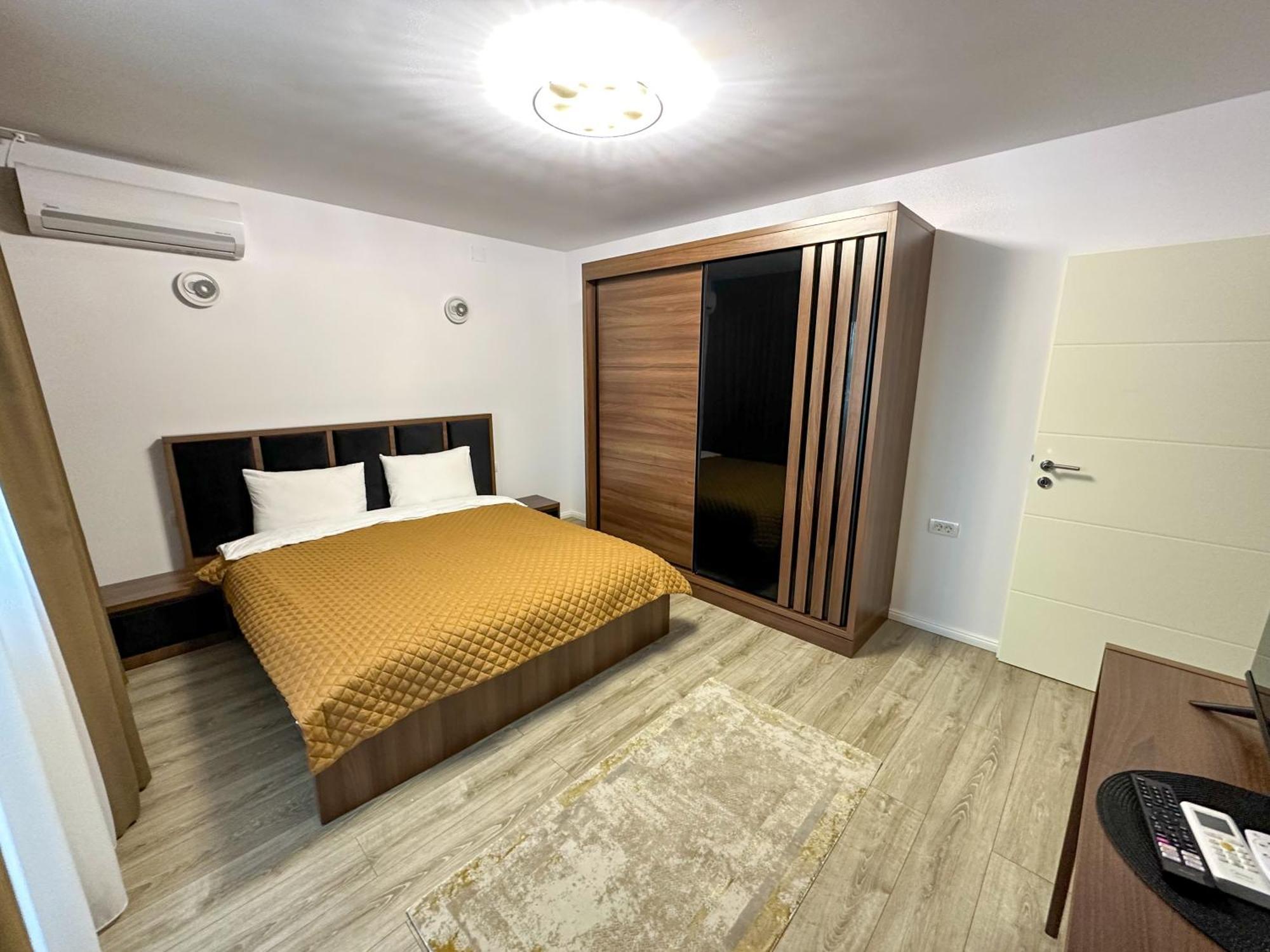 Zim Family Airport Apartment Otopeni Luaran gambar