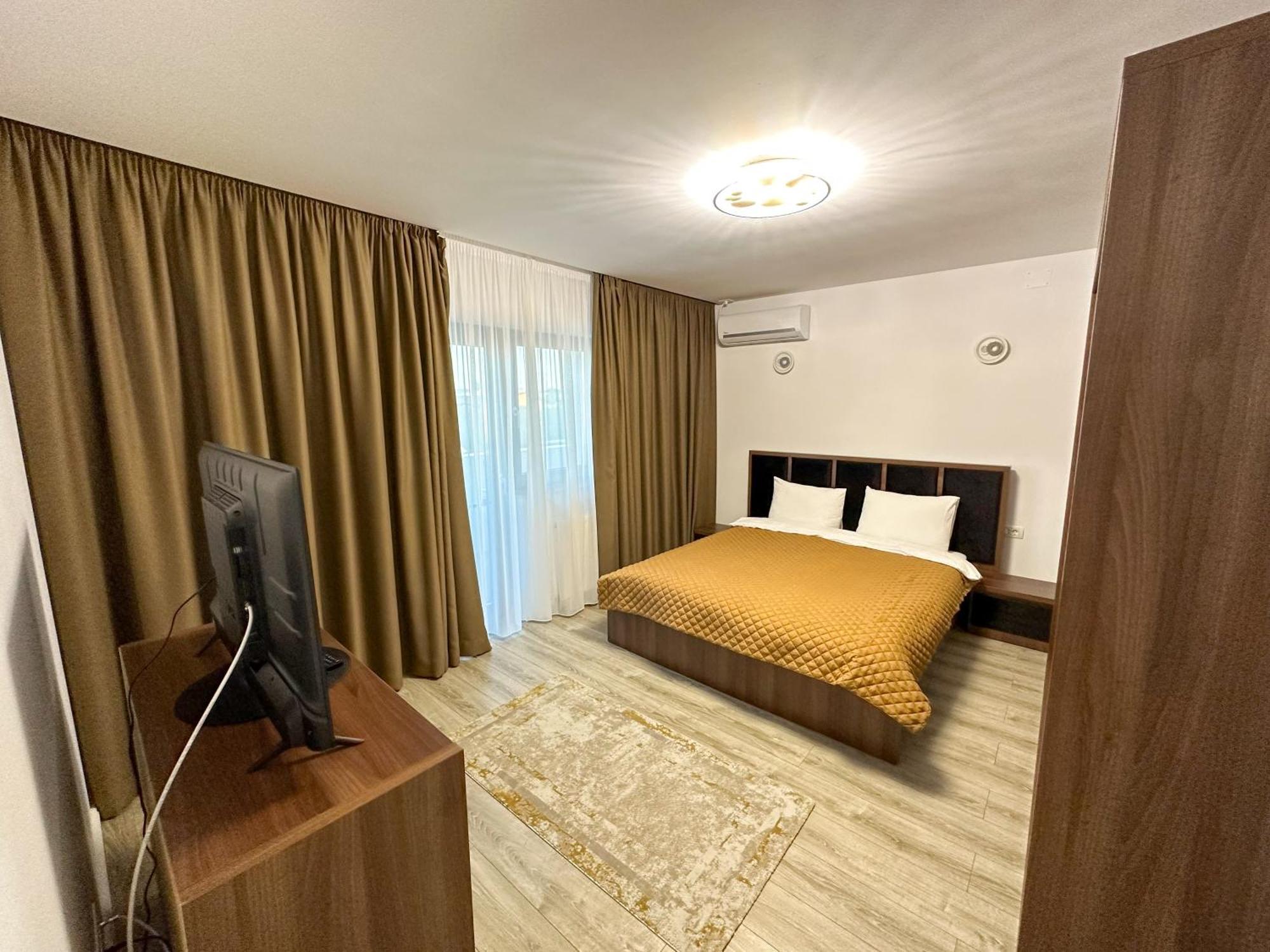 Zim Family Airport Apartment Otopeni Luaran gambar