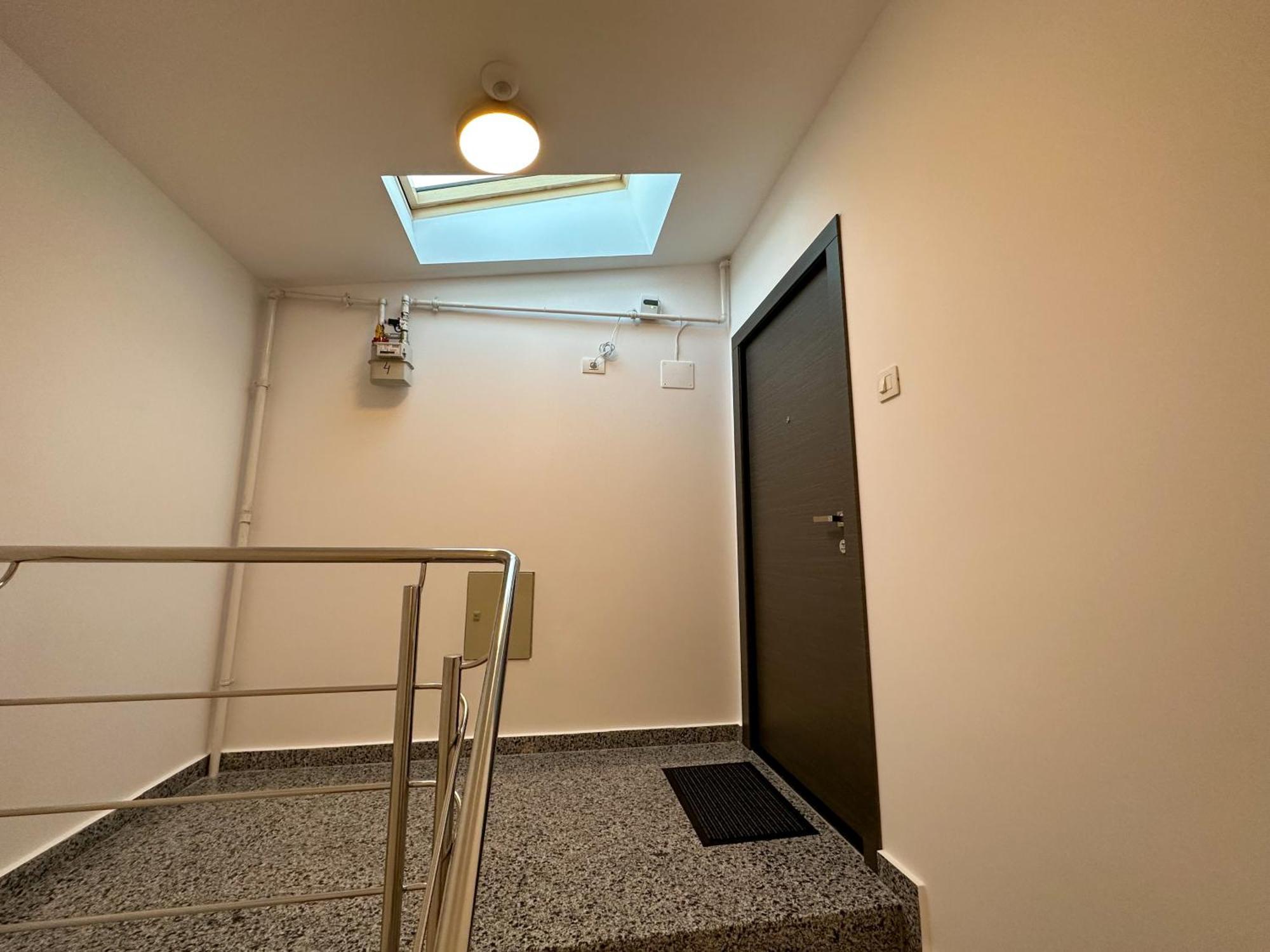 Zim Family Airport Apartment Otopeni Luaran gambar